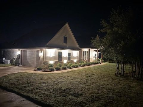 Photo of 1045 Churchil Lane, Millsap, TX 76066 (MLS # 21090716)