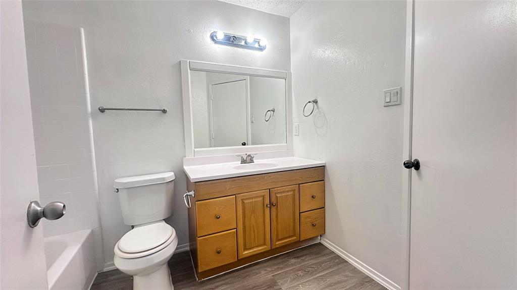 Canterbury Crossing Ph 01-08 - Residential Lease