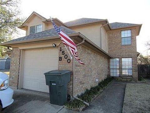 1500 N Grant Drive A and B Sherman TX 75092