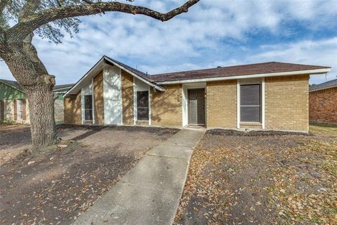 2725 Clover Valley Drive Garland TX 75043