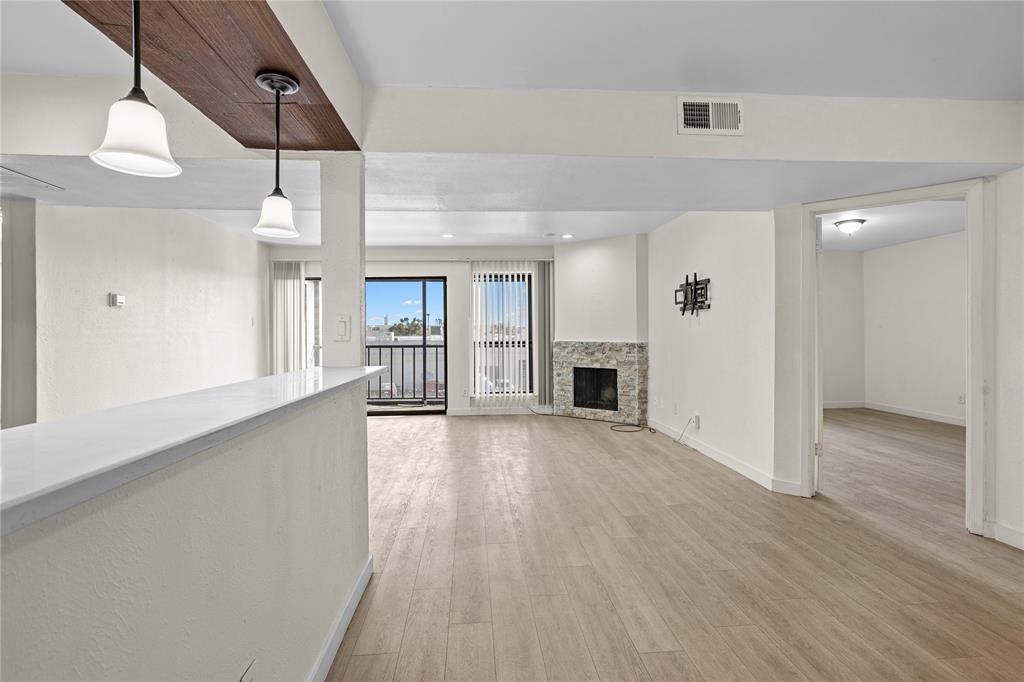 Cambridge Condos Ph 01 03 - Residential