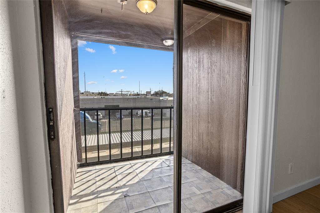 Cambridge Condos Ph 01 03 - Residential