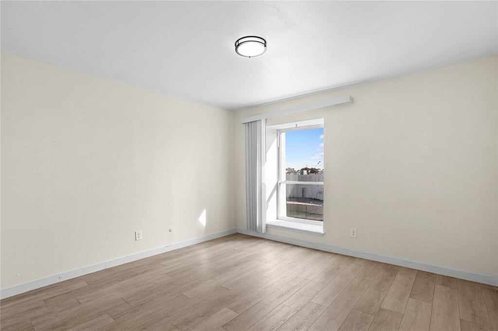 Cambridge Condos Ph 01 03 - Residential