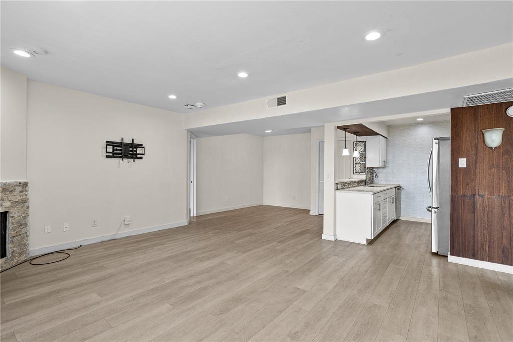 Cambridge Condos Ph 01 03 - Residential