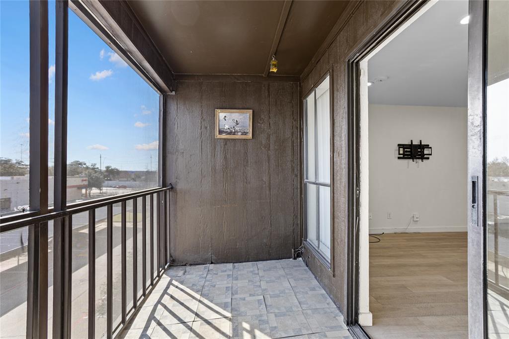 Cambridge Condos Ph 01 03 - Residential