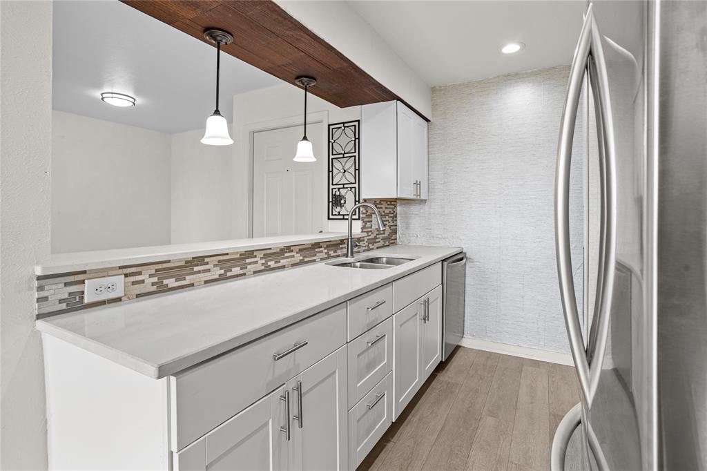 Cambridge Condos Ph 01 03 - Residential