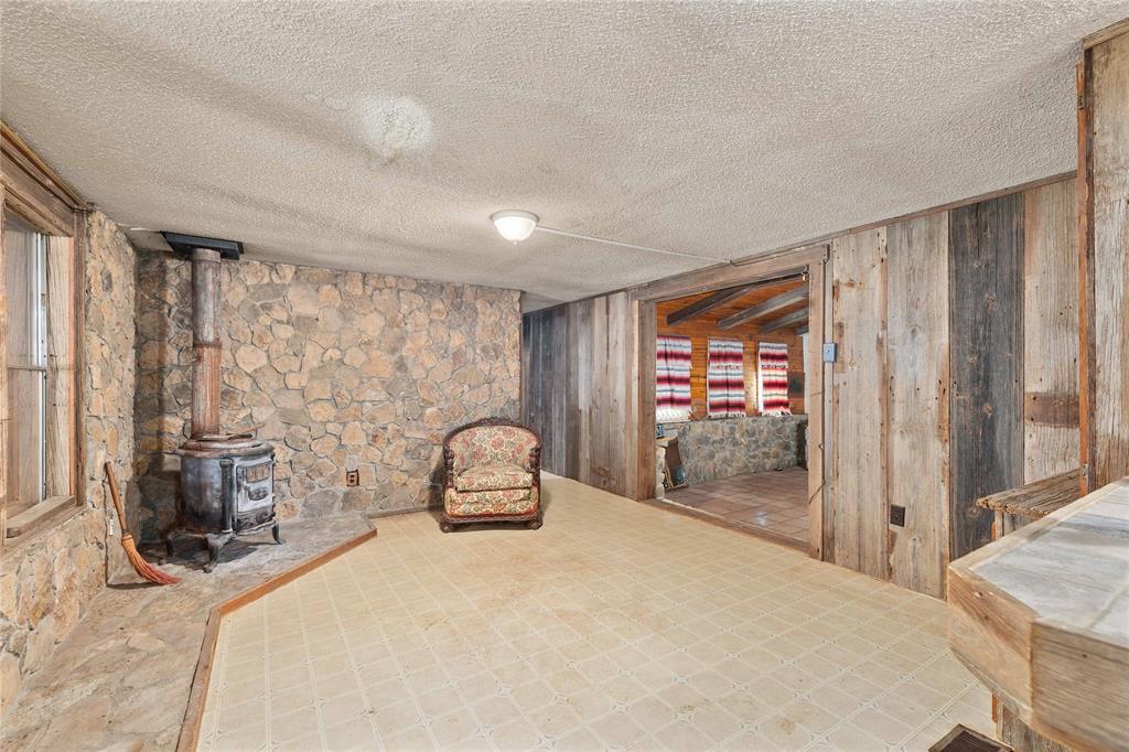 601 Country Oaks Lane