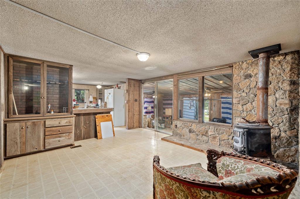 601 Country Oaks Lane
