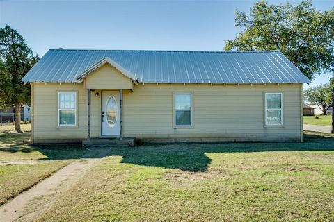 A home in Knox City