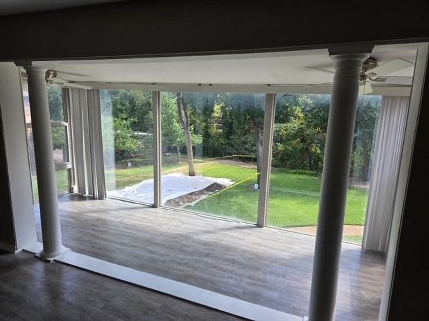 This awesome 3 bed, 2 bath 2nd story unit features stainless steel stove and dishwasher and huge Master bedroom.  Electric, water and gas included in rent.  Unit also includes utility room with washer and dryer.  Bonus enclosed patio area.  Great location, close to I75, public transportation and great shopping.