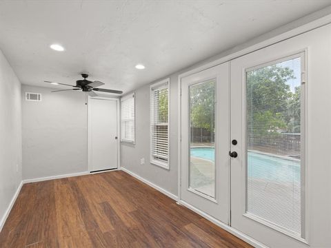 Tiny photo for 4404 W Fernwood Court, Granbury, TX 76049 (MLS # 21201123)