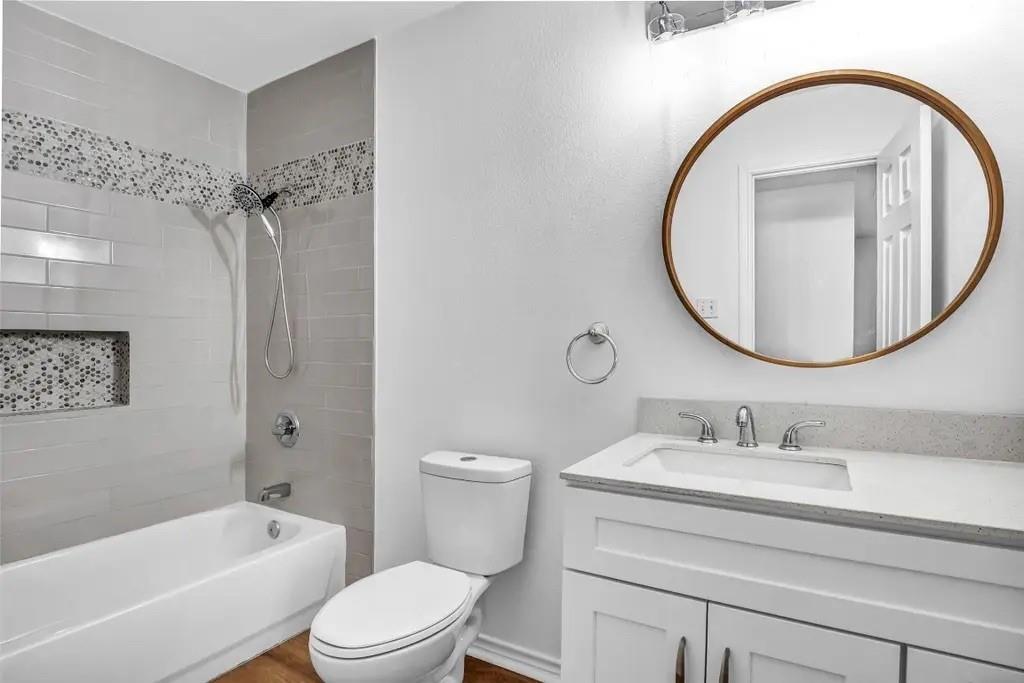 Lake Como Place - Residential