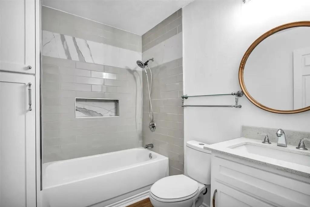 Lake Como Place - Residential