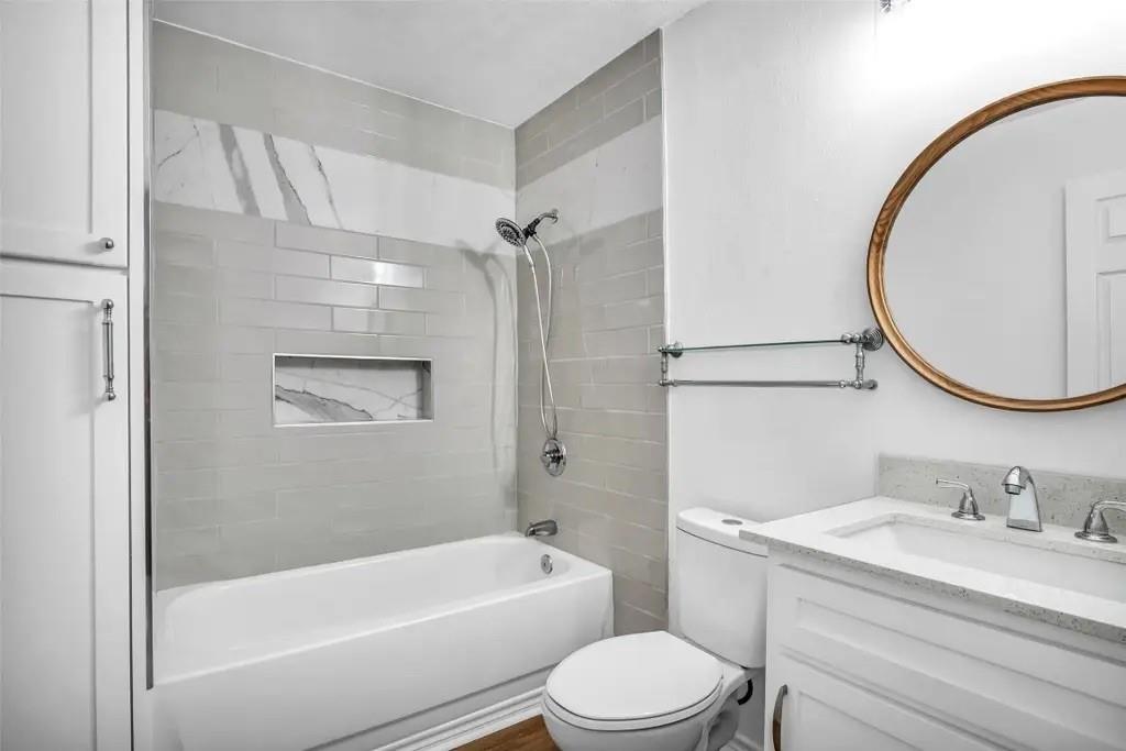 Lake Como Place - Residential