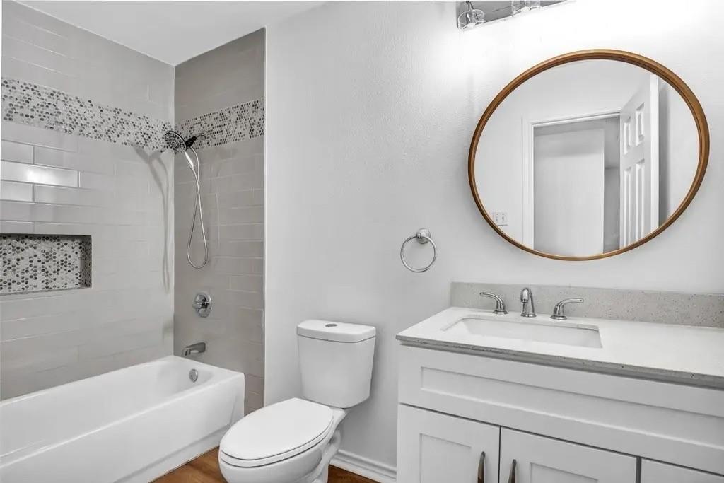 Lake Como Place - Residential