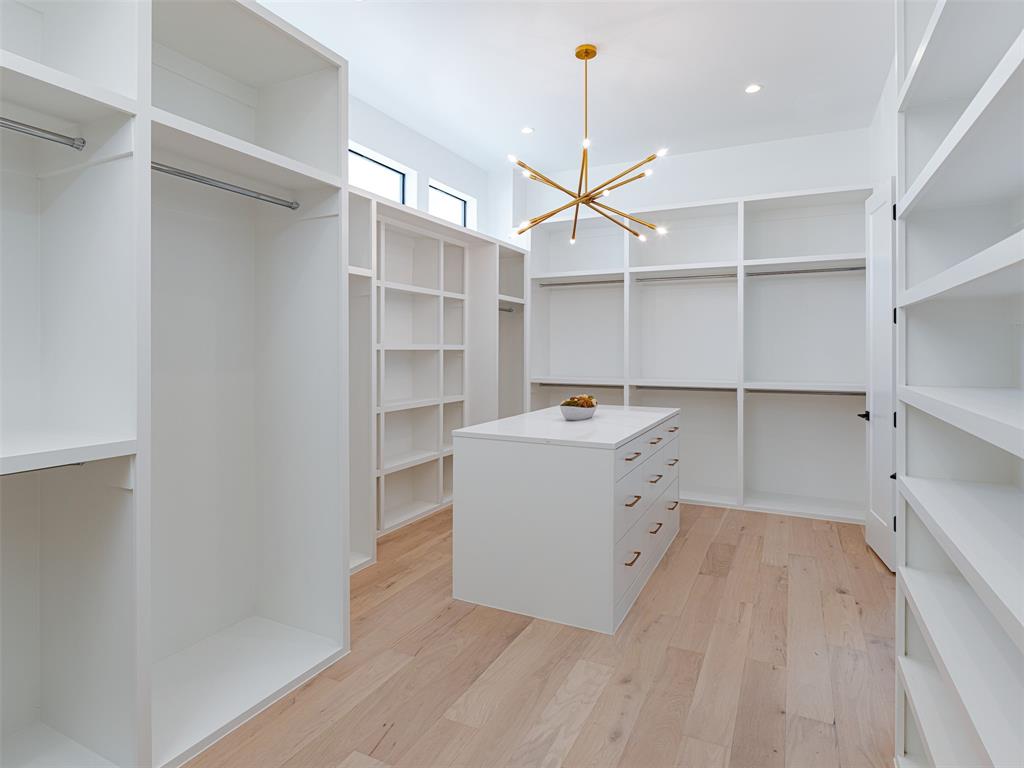 PRESTON HOLLOW VILLAGE - Residential