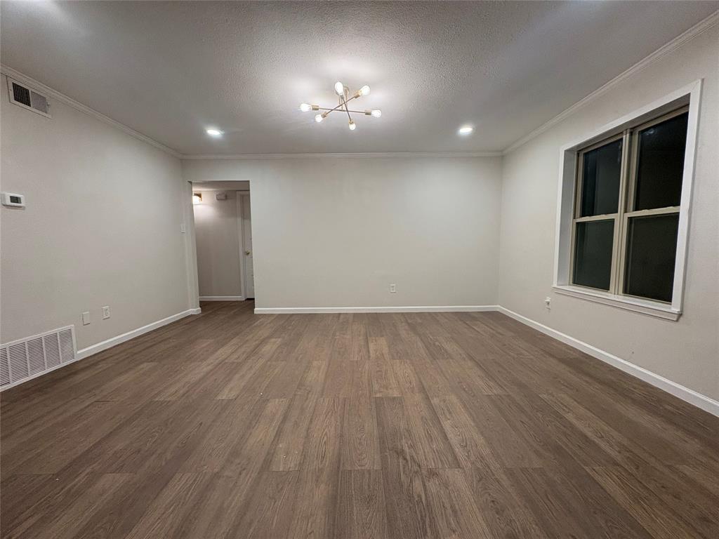1704 Phillips Lane
