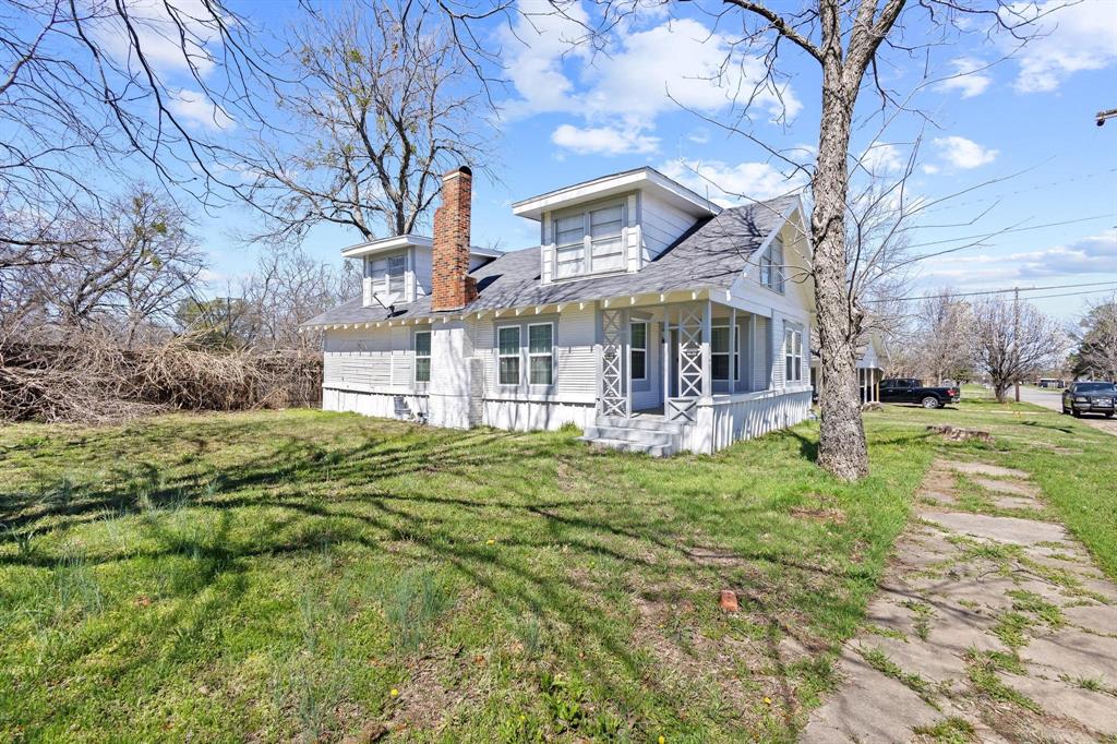 709 N Chandler Avenue