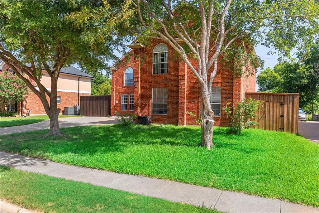 1013 Larkspur Drive