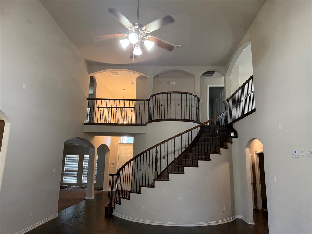 912 Foxtail Drive