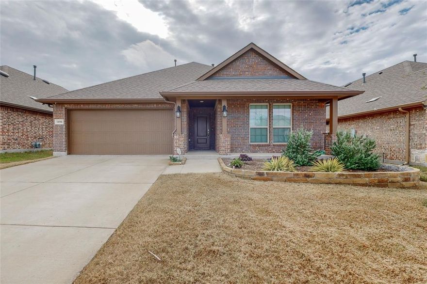 Available Dec 1st for move-in. Nestled in the heart of Celina, this captivating residence offers a perfect blend of modern luxury and classic charm. From the moment you step onto the manicured front lawn, you'll be enchanted by the curb appeal of this magnificent property. Key Features: Location, Location, Location: Situated in the thriving community of Celina, this home is conveniently located near schools, parks, and all the amenities that make Celina such a sought-after place to live. Spacious Interiors: Step inside to discover a thoughtfully designed interior that seamlessly combines style and functionality. The open floor plan creates a sense of flow, making it perfect for both entertaining and everyday living. Gourmet Kitchen: The heart of the home is undoubtedly the gourmet kitchen, complete with high-end appliances, ample counter space, and a breakfast bar. Whether you're a culinary enthusiast or just love to gather with family, this kitchen is sure to impress.

Costco & Lowes Opening in 2026 within 5 minutes. Within Walking distance of the well rated O'Del Elementary school