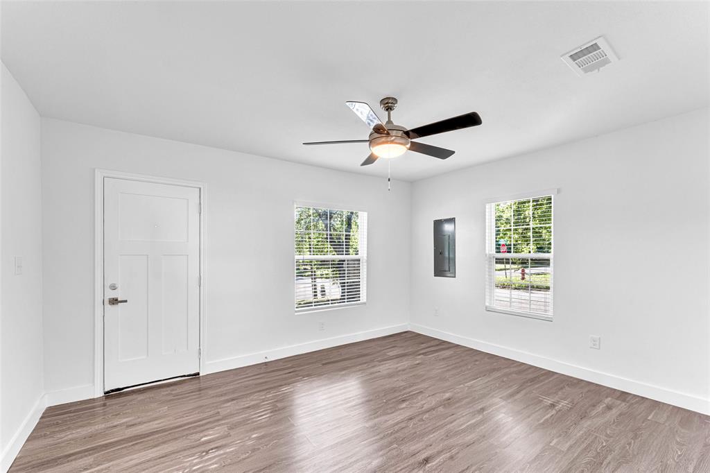305 W Greenwood Avenue