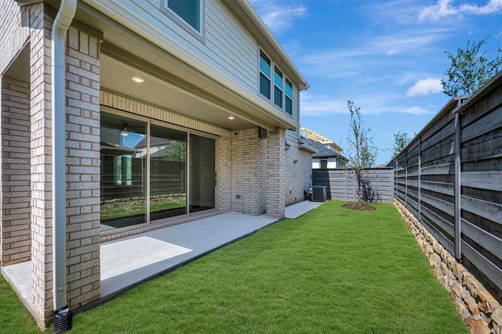 1113 Amaryllis Lane