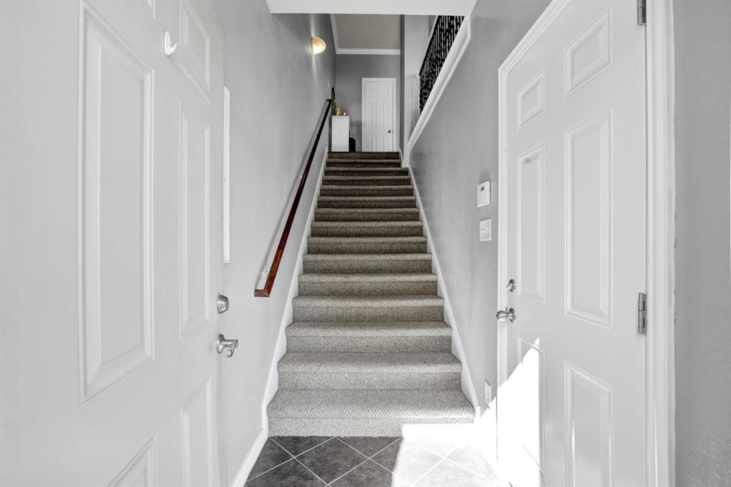 2700 Club Ridge Drive 8