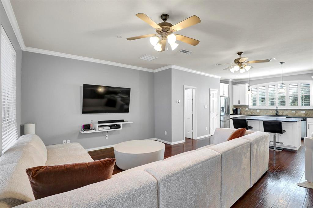 2700 Club Ridge Drive 8