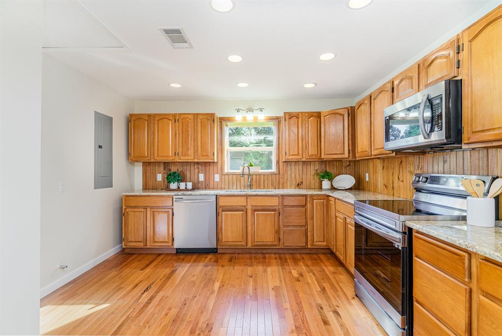 Pin Oaks Add - Residential