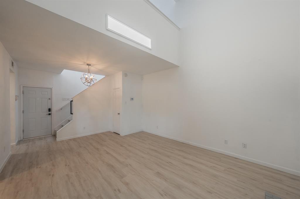 Forest Point Twnhms Condo Ph 01-02 - Residential