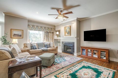 3333 Darcy Street 2203 Fort Worth TX 76107