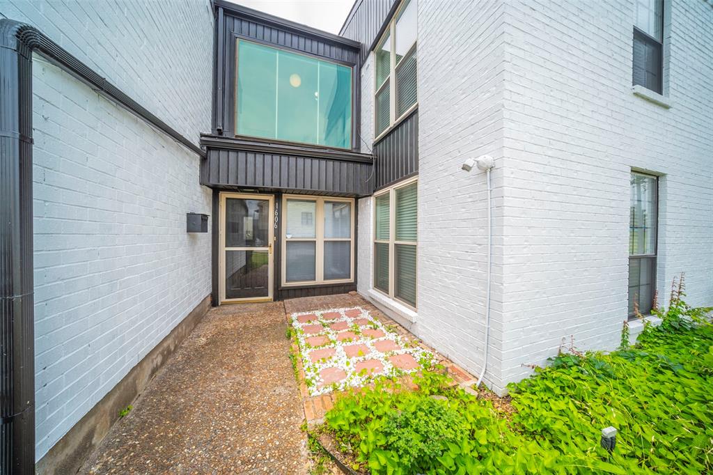1606 Choteau Circle