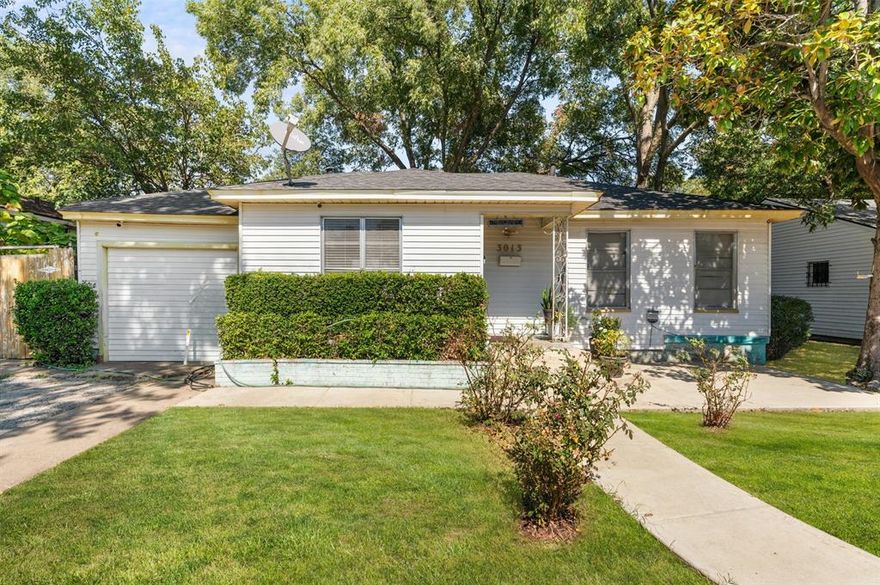 Are you Looking for a home you can make your own or a great investment opportunity? This 3-bedroom, 2-master-bedroom diamond in the rough is calling your name! Perfect for First-Time Buyers or Savvy Investors!
3 Bedrooms (TWO Master Suites!), Spacious Living Room + Separate Dining Area, Converted Garage—Easily a 4th Bedroom or Bonus Room, HUGE Backyard with Rear Driveway Access, Big Storage Shed—Great for Tools, Hobbies, or Extra Storage. Not too mention you are close to bishop arts, shopping and easy access to major freeways. 
This home is ready for your vision and updates! With great bones and plenty of space inside and out, it's your chance to add instant value. Whether you're a first-time buyer looking to build equity or an investor searching for your next project—this one is yours! 
Don't miss out, contact me today to schedule your private showing!