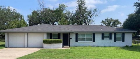 Photo of 2909 Sarah Jane Ln, Fort Worth, TX 76119 (MLS # 21094793)