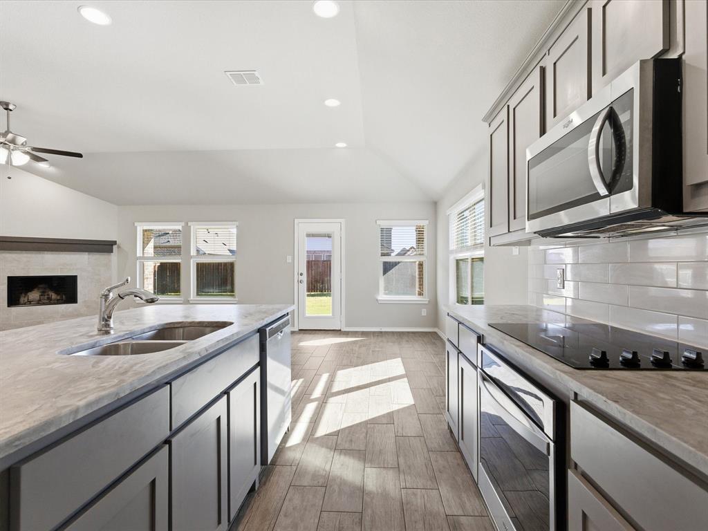 Aspen Mdws Ph 2 - Residential Lease