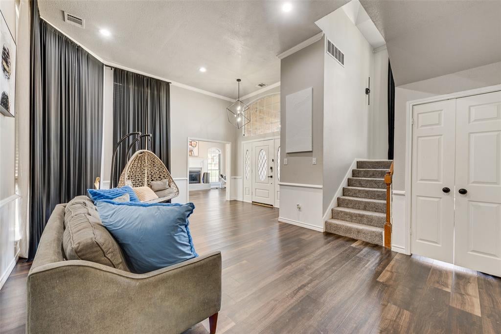2228 Lorraine Drive