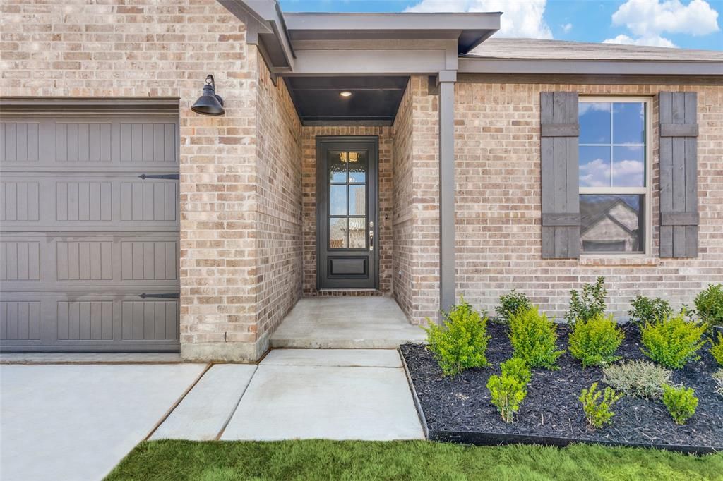 Photo of 514 Hillcrest Circle, Justin, TX 76247 (MLS # 21306775)