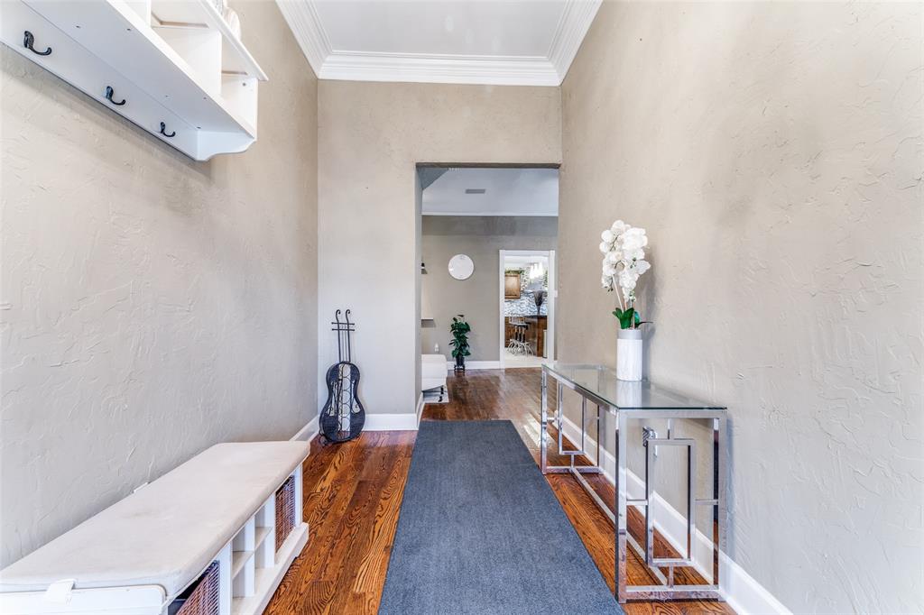 5924 Maceo Lane