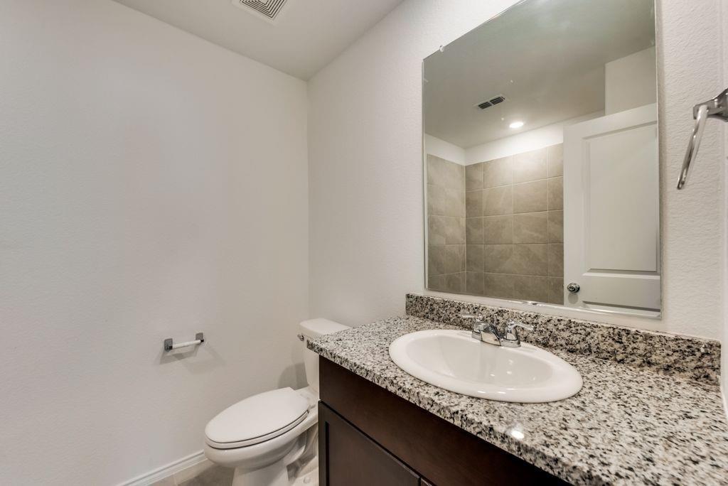 BLUEBONNET EST PH 3 - Residential Lease