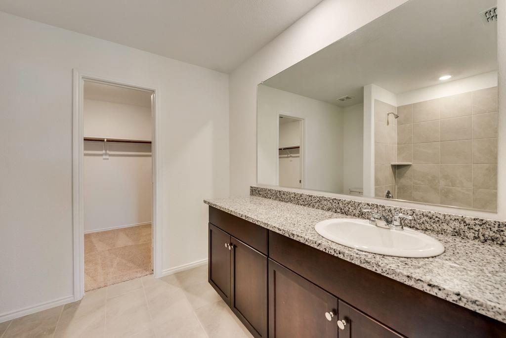 BLUEBONNET EST PH 3 - Residential Lease