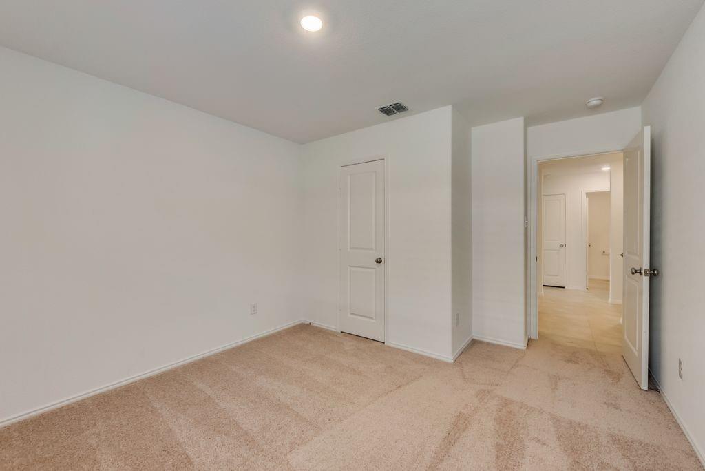 BLUEBONNET EST PH 3 - Residential Lease