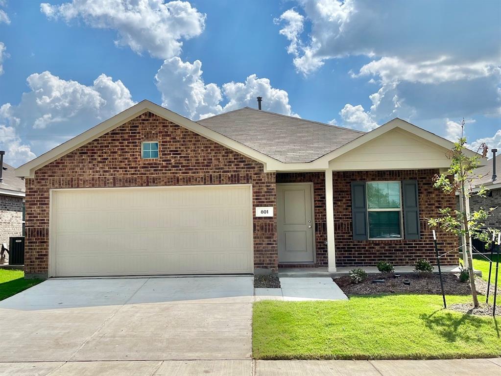 BLUEBONNET EST PH 3 - Residential Lease