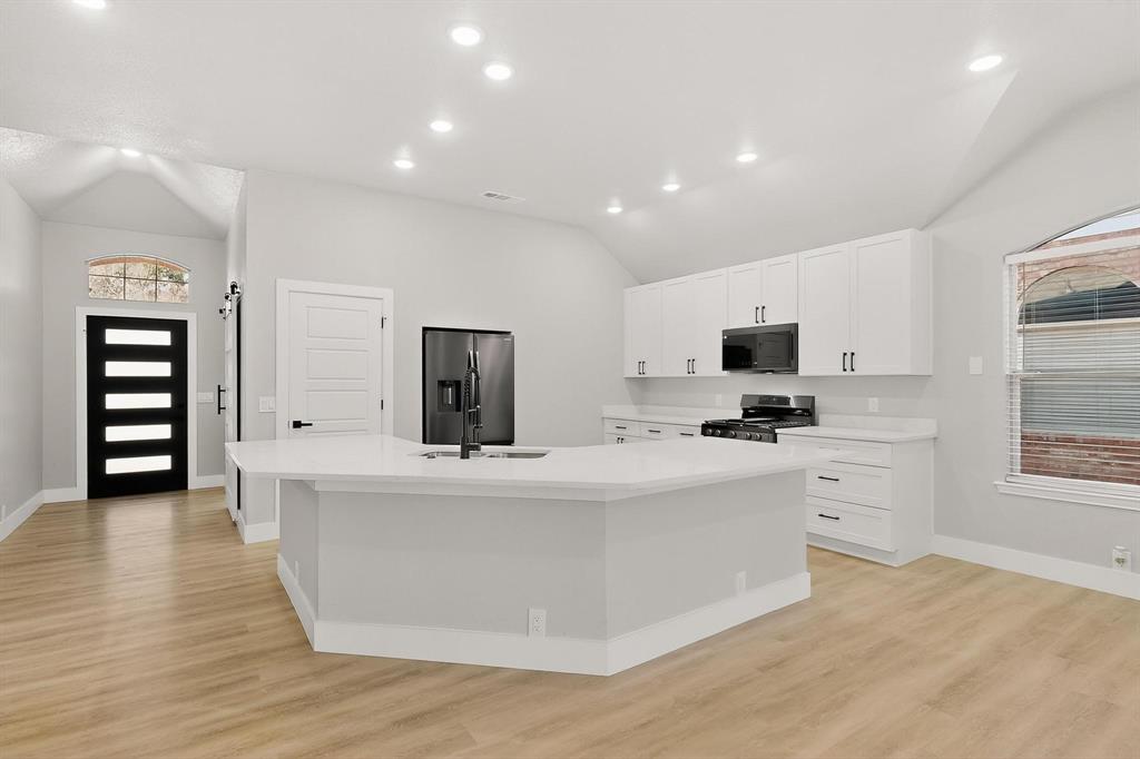 807 Lake Bridge Drive