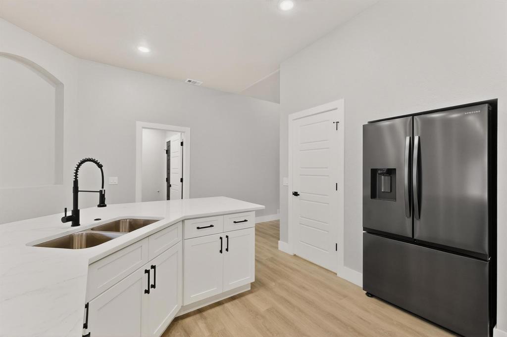 807 Lake Bridge Drive