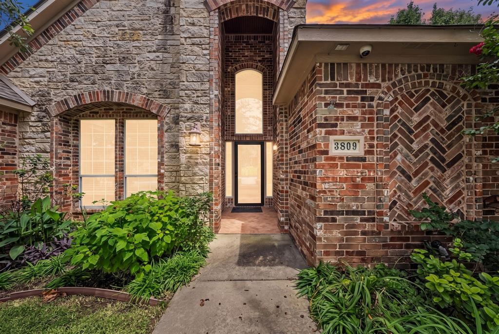 3809 Sumner Court