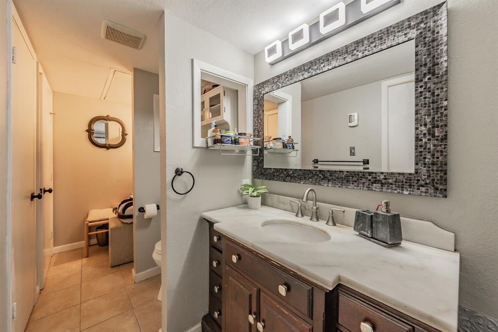 Cedar Ridge At Hurst Twnhms - Residential