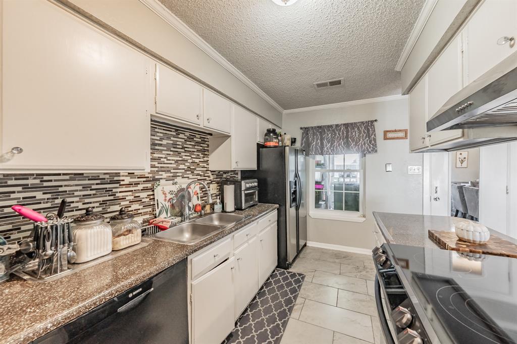 Cedar Ridge At Hurst Twnhms - Residential