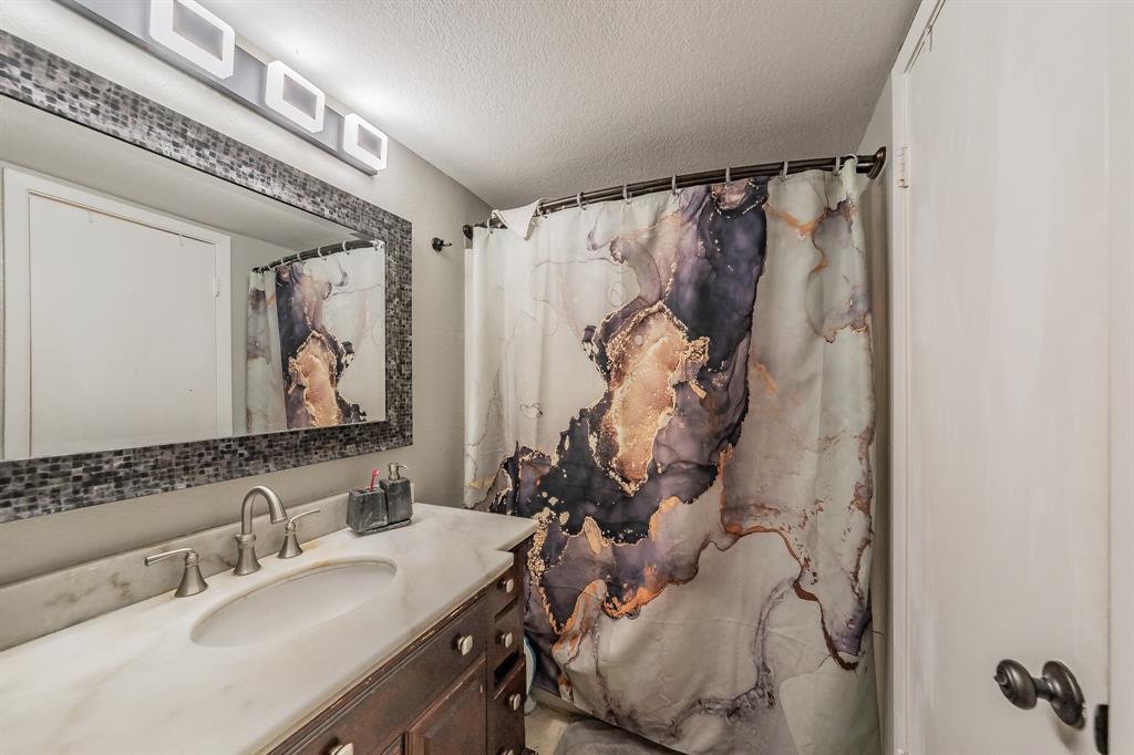 Cedar Ridge At Hurst Twnhms - Residential