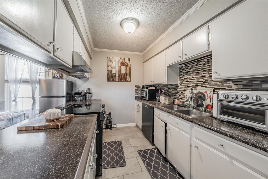 Cedar Ridge At Hurst Twnhms - Residential